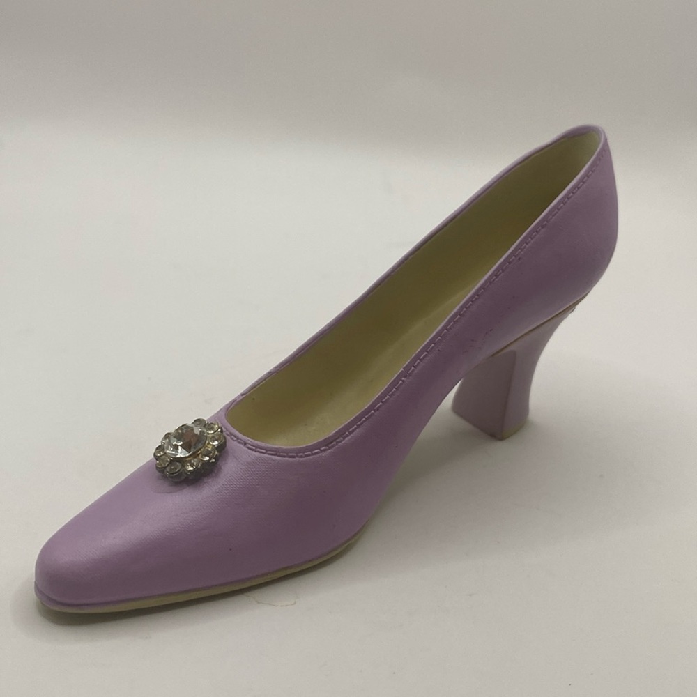 My Treasure lavender heeled pump miniature shoe collection resin 4.5”